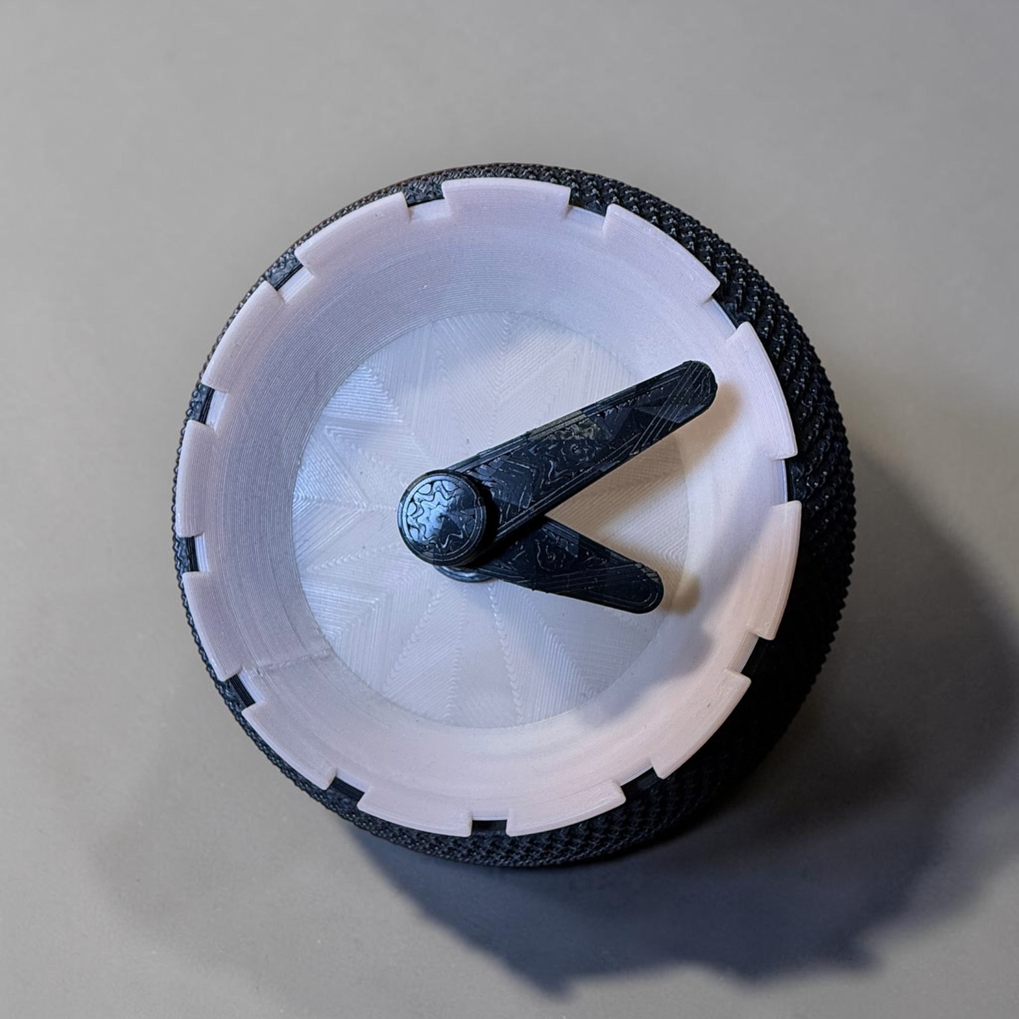 Glow in the Dark Desk Clock – 3D Printed Minimalist Table Clock | Knurled Housing | Working Mechanism